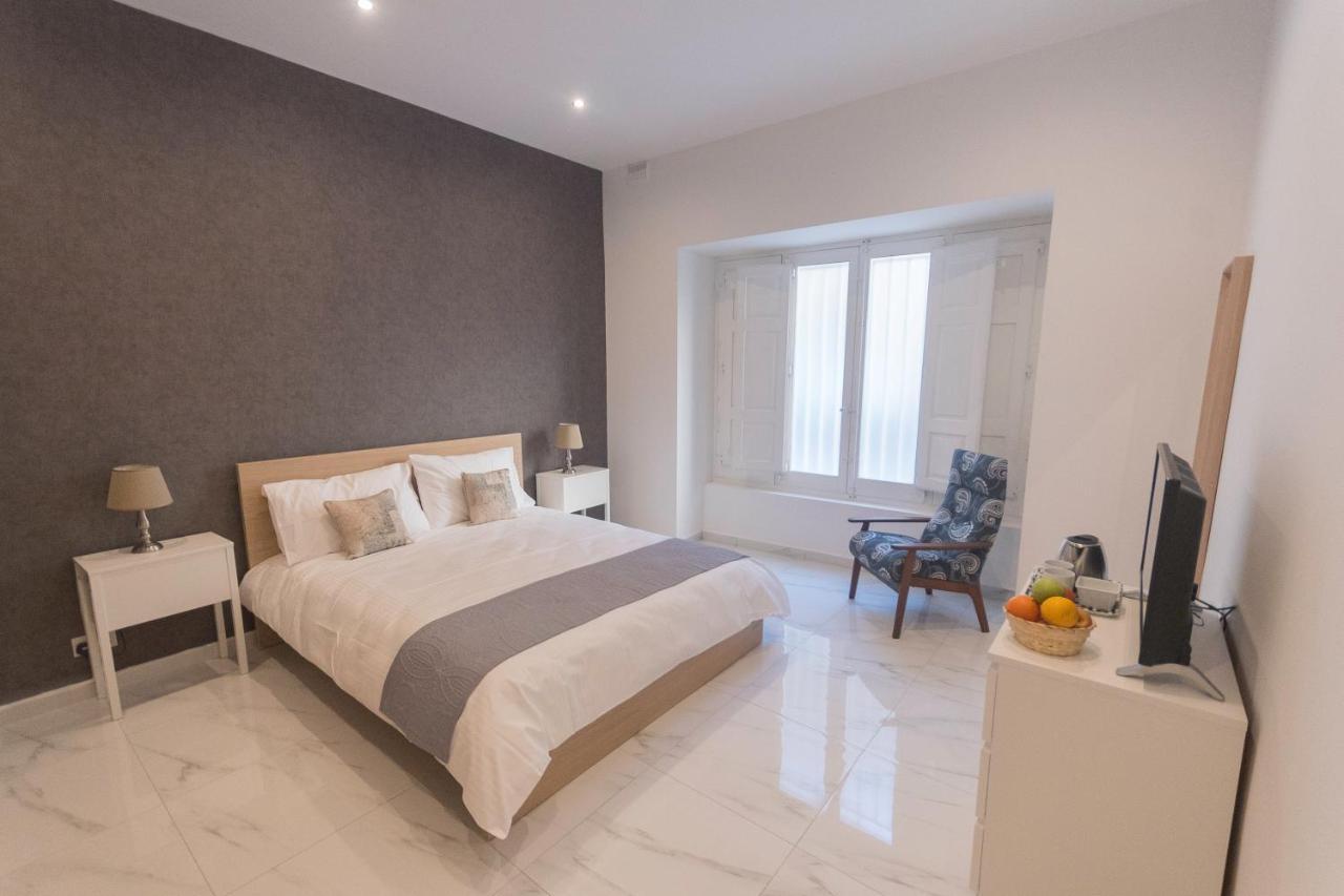 4 Bedroom Apartment Near Sliema Seafront Exterior foto